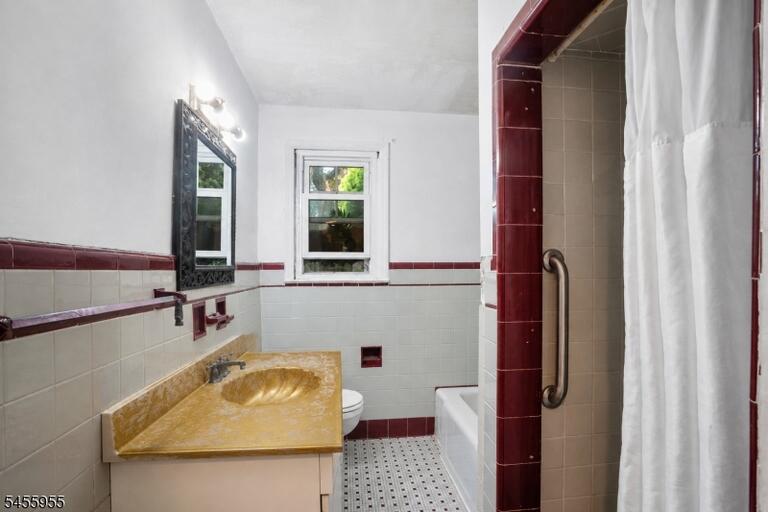 Property listing MLS 4048647 photo 18