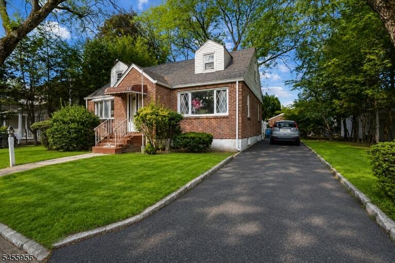 Property listing MLS 4048647 photo 2