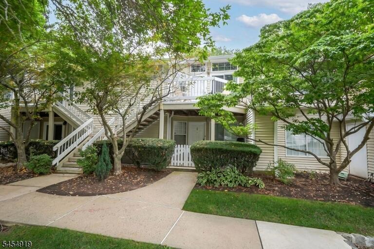 Property listing MLS 4048650 photo 1
