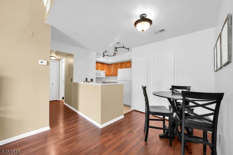 Property listing MLS 4048650 photo 5