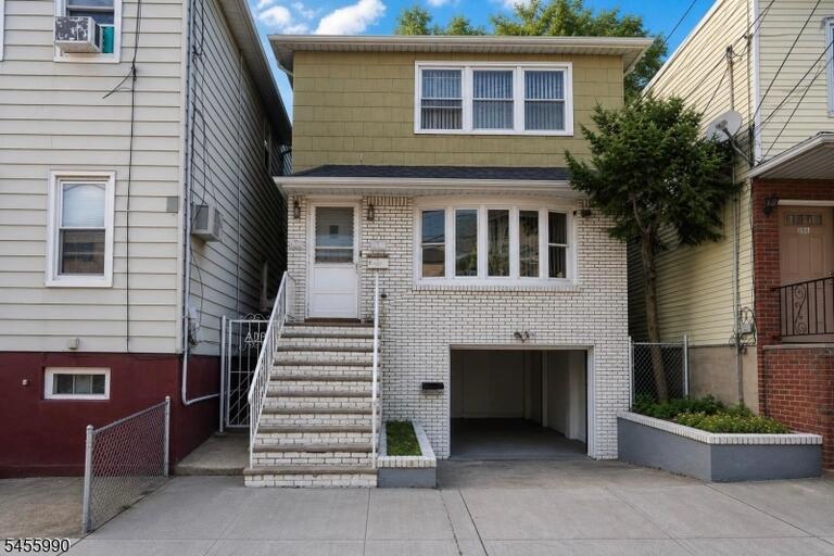 Property listing MLS 4048667 photo 1
