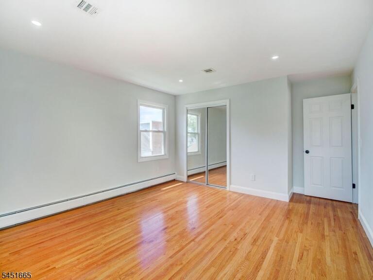 Property listing MLS 4048670 photo 11