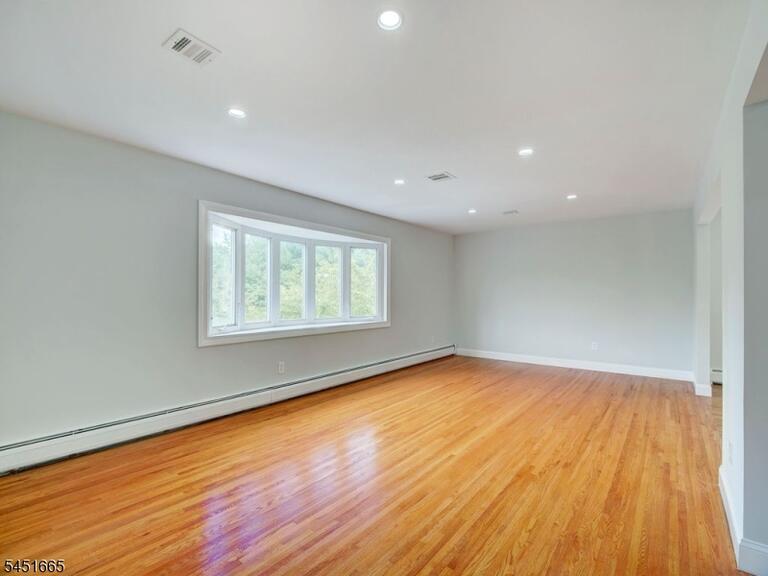 Property listing MLS 4048670 photo 16