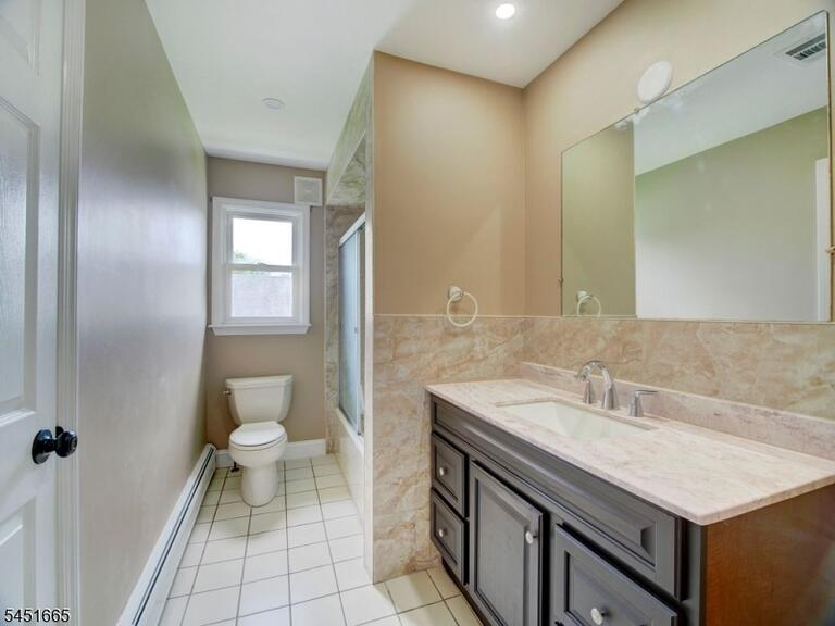 Property listing MLS 4048670 photo 6