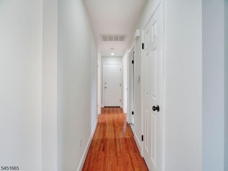 Property listing MLS 4048670 photo 7