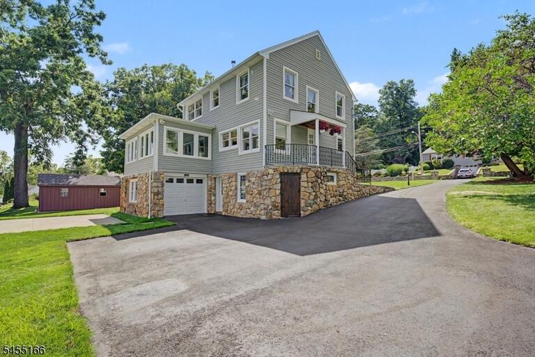 Property listing MLS 4048674 photo 12