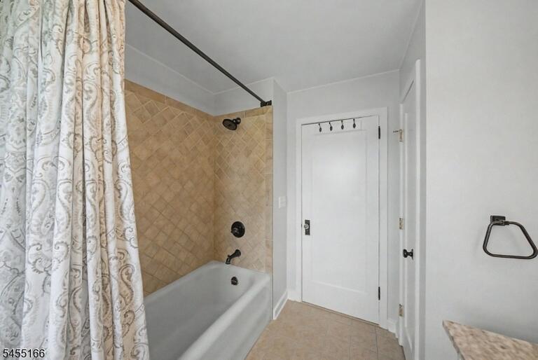 Property listing MLS 4048674 photo 35