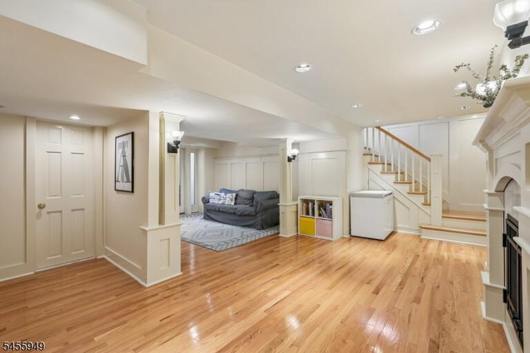 Property listing MLS 4048675 photo 22