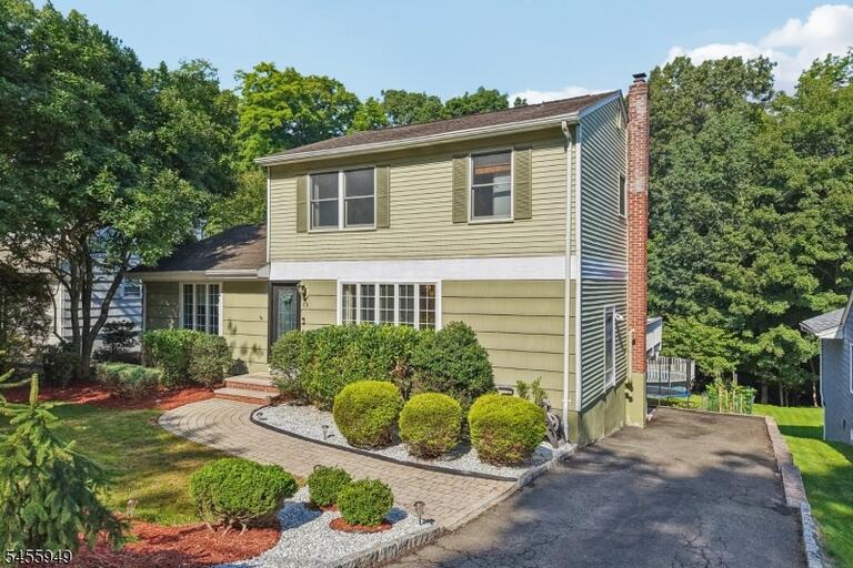 Property listing MLS 4048675 photo 3