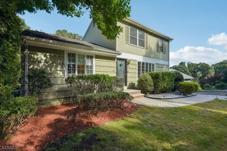 Property listing MLS 4048675 photo 4