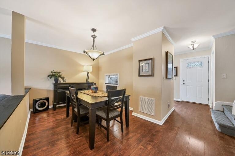 Property listing MLS 4048676 photo 5
