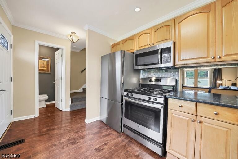Property listing MLS 4048676 photo 7