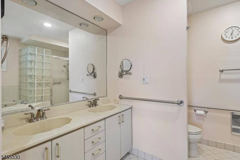 Property listing MLS 4048687 photo 26