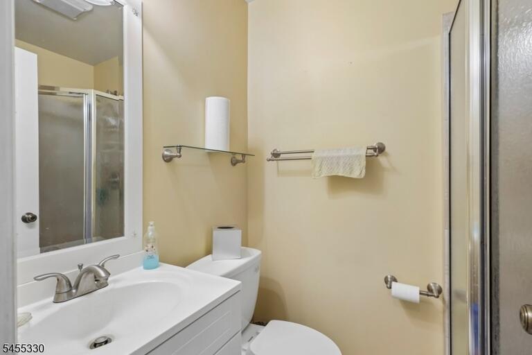 Property listing MLS 4048687 photo 40