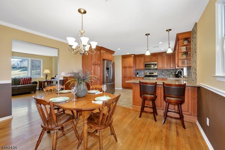 Property listing MLS 4048696 photo 11