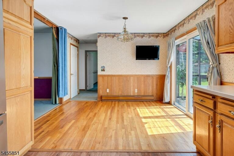 Property listing MLS 4048721 photo 8