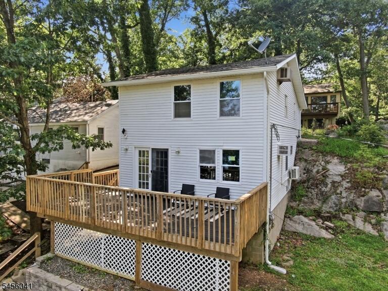 Property listing MLS 4048726 photo 1