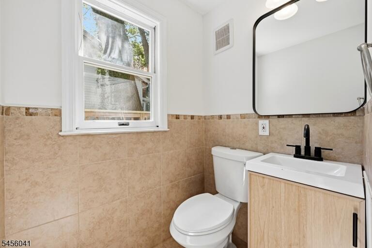 Property listing MLS 4048726 photo 22