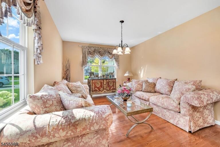 Property listing MLS 4048728 photo 11