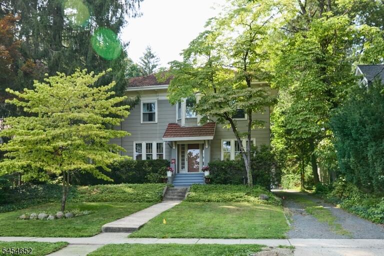 Property listing MLS 4048733 photo 2