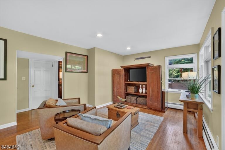 Property listing MLS 4048733 photo 25
