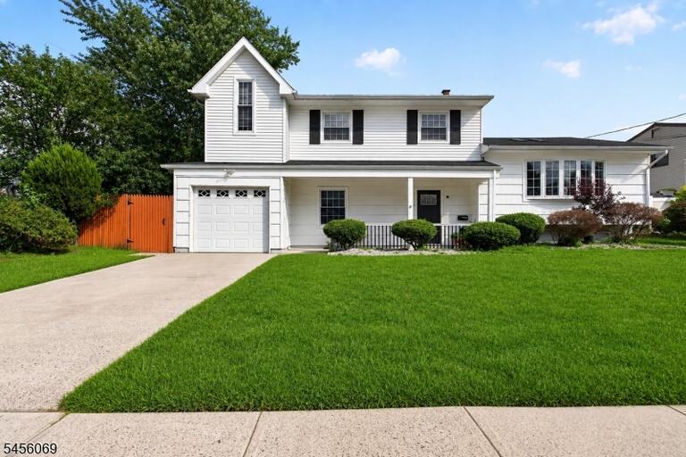 Property listing MLS 4048743 photo 1