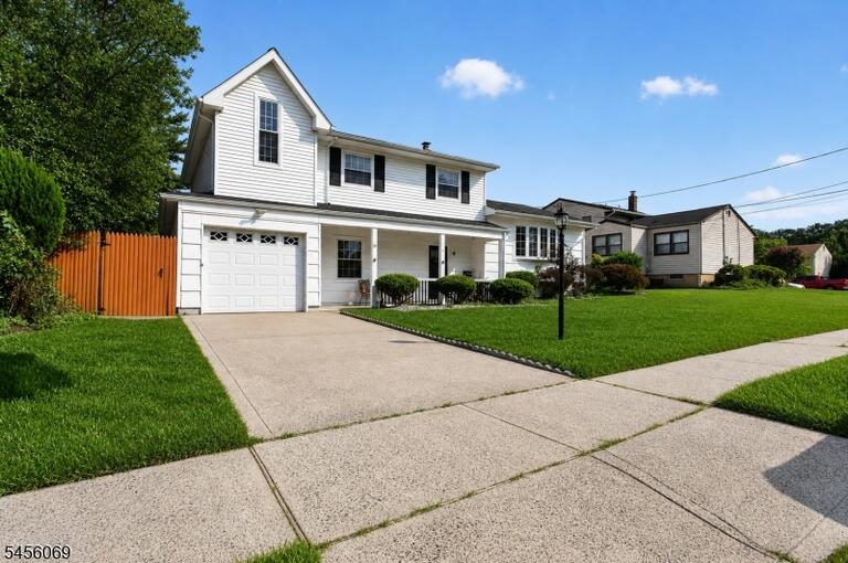 Property listing MLS 4048743 photo 2