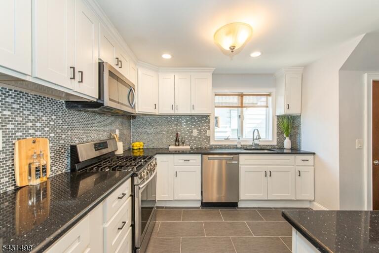 Property listing MLS 4048744 photo 14