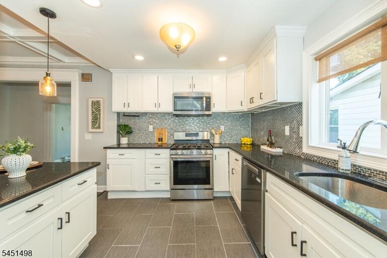 Property listing MLS 4048744 photo 15