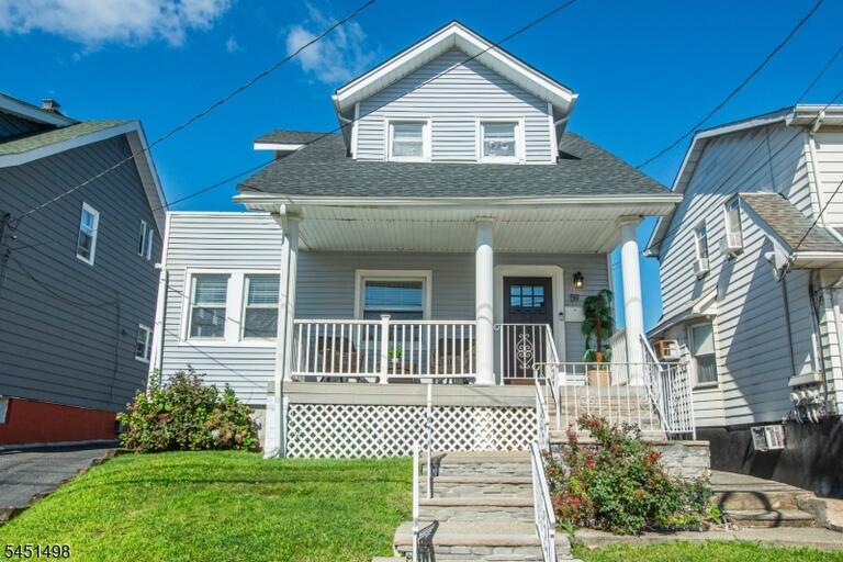 Property listing MLS 4048744 photo 2