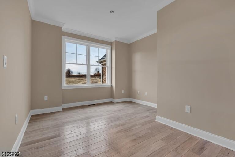 Property listing MLS 4048749 photo 8