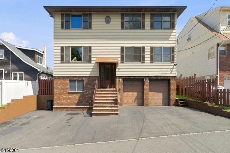 Property listing MLS 4048751 photo 1