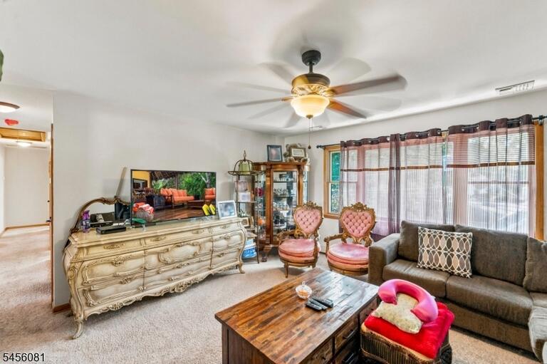 Property listing MLS 4048751 photo 18