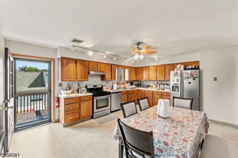 Property listing MLS 4048751 photo 21