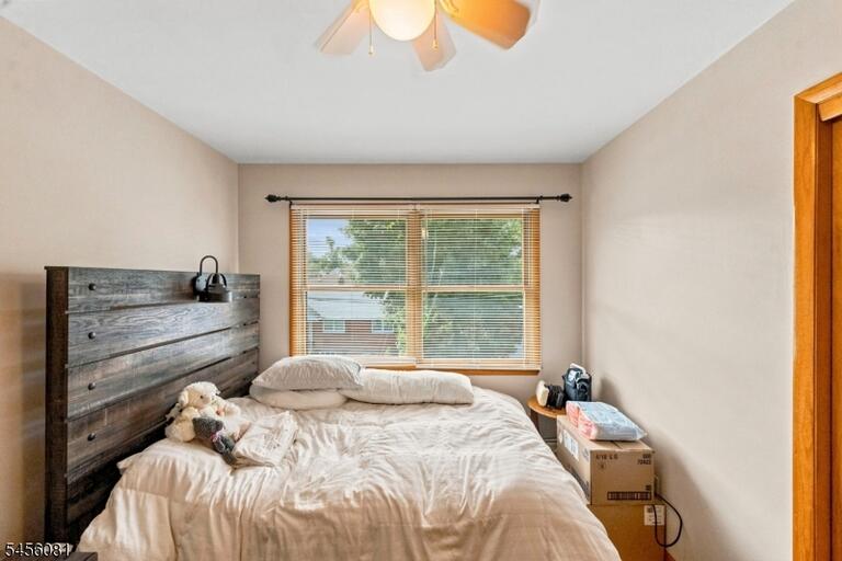 Property listing MLS 4048751 photo 25