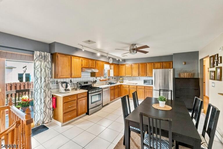 Property listing MLS 4048751 photo 8