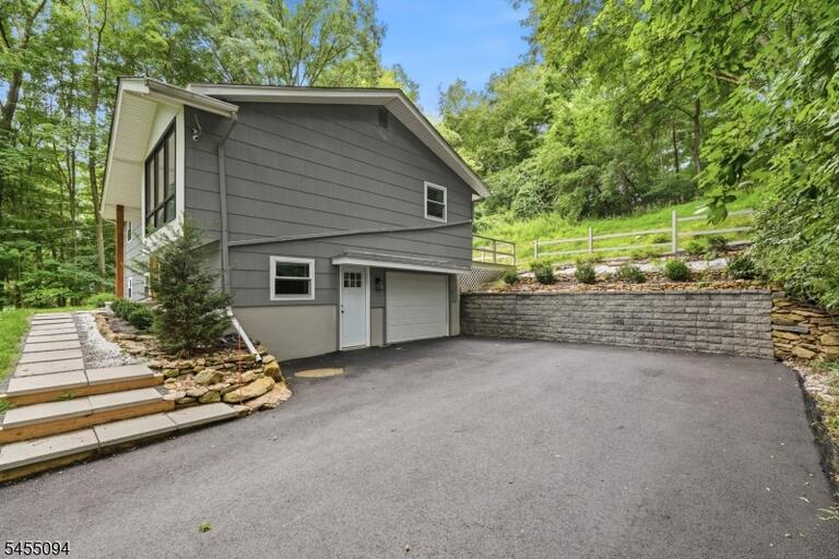 Property listing MLS 4048757 photo 7
