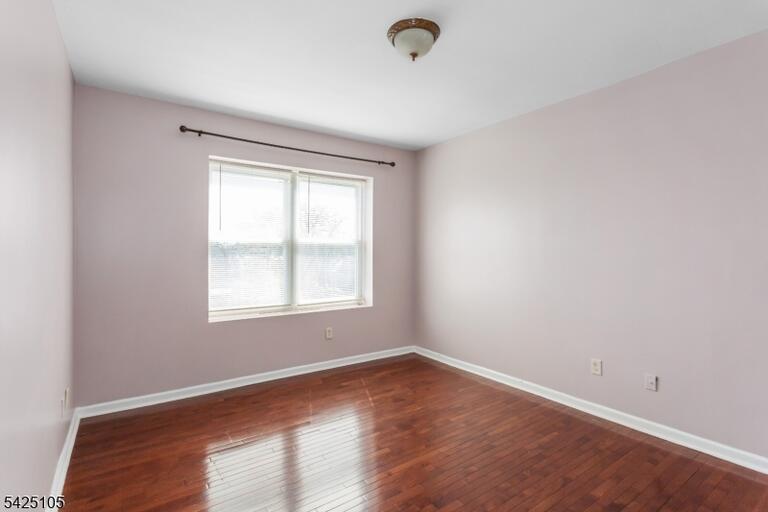 Property listing MLS 4048759 photo 4