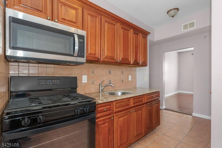 Property listing MLS 4048759 photo 8