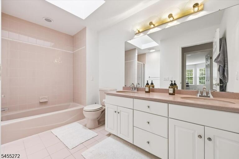 Property listing MLS 4048770 photo 26