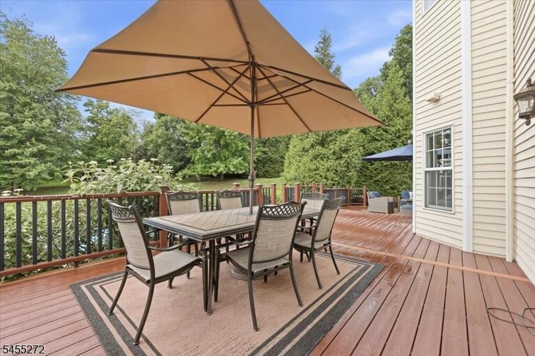 Property listing MLS 4048770 photo 38