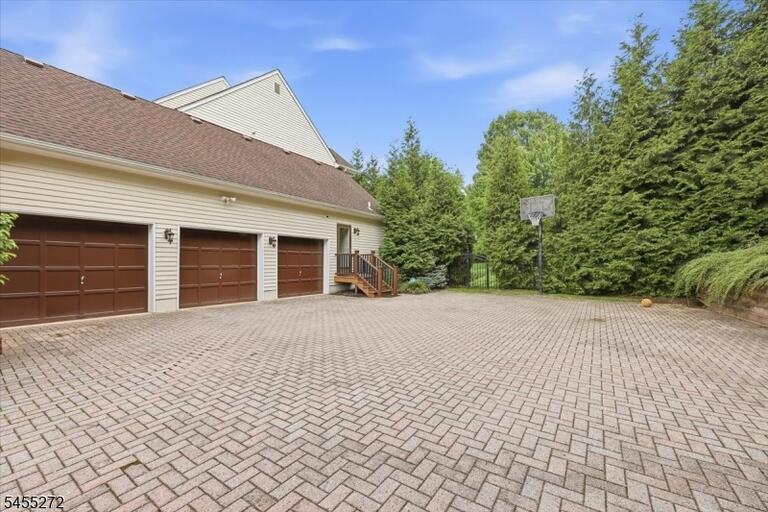 Property listing MLS 4048770 photo 40