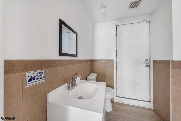 Property listing MLS 4048771 photo 5