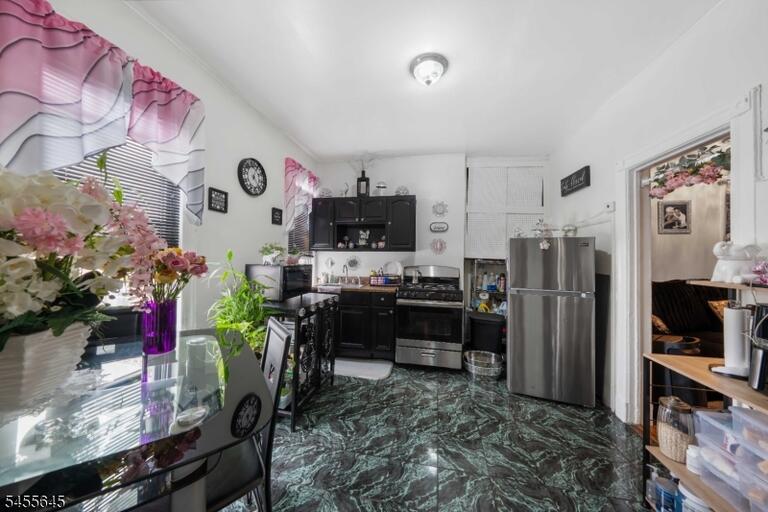 Property listing MLS 4048771 photo 8