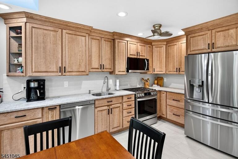 Property listing MLS 4048773 photo 9