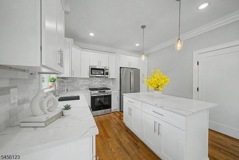 Property listing MLS 4048791 photo 12