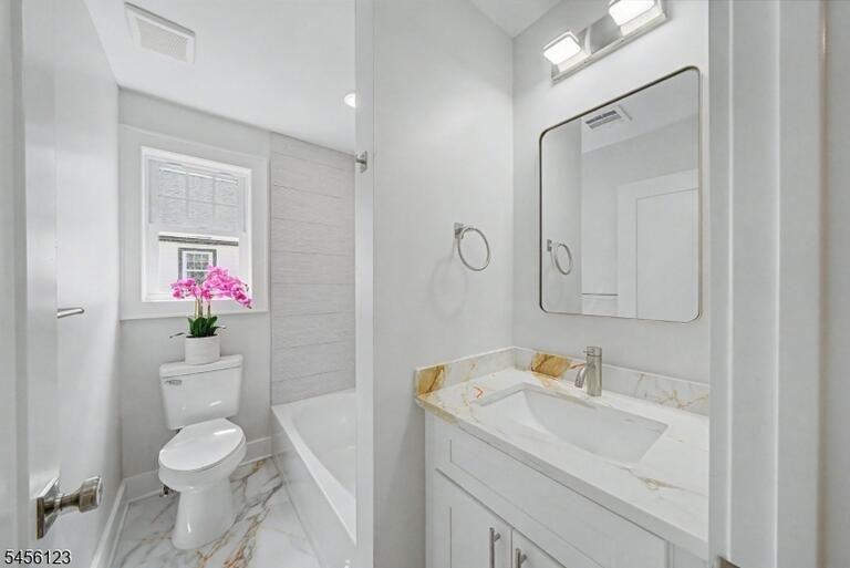 Property listing MLS 4048791 photo 19