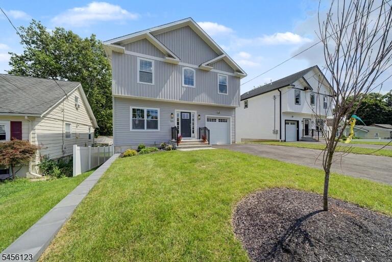 Property listing MLS 4048791 photo 2