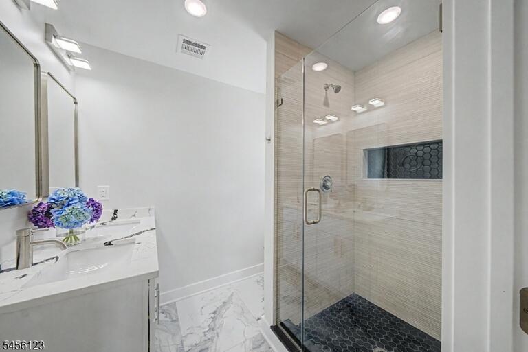 Property listing MLS 4048791 photo 27