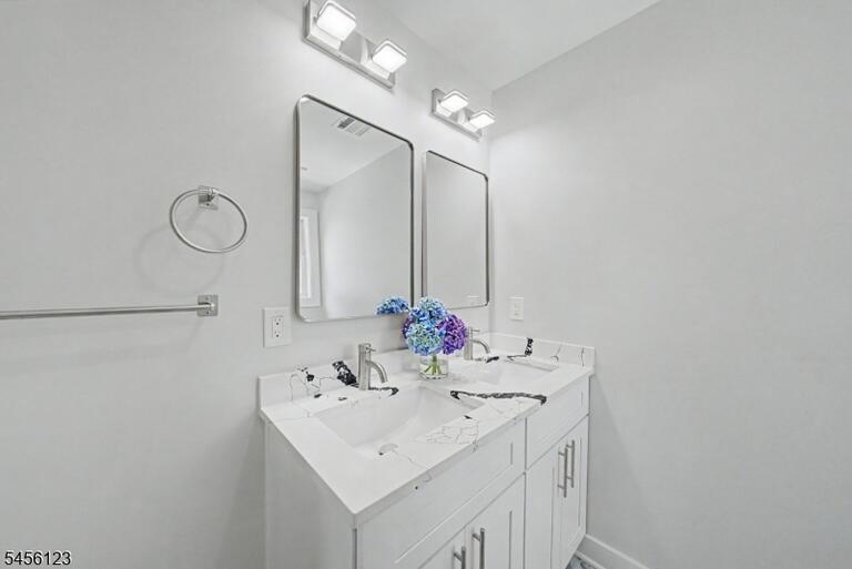 Property listing MLS 4048791 photo 29